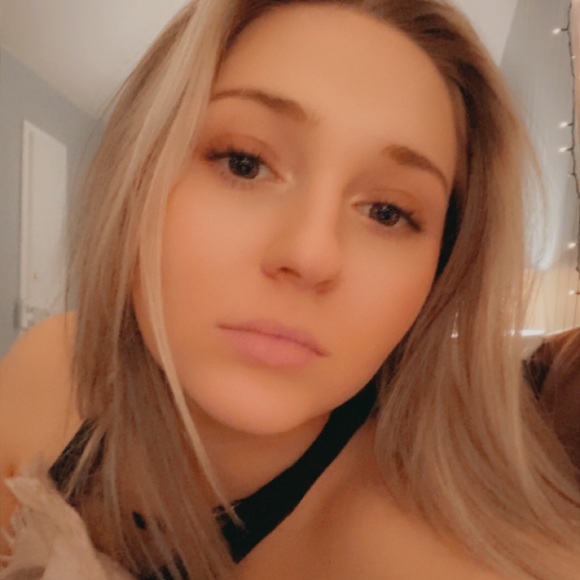 Meet your Posher, Taylor - Picture 1 of 1